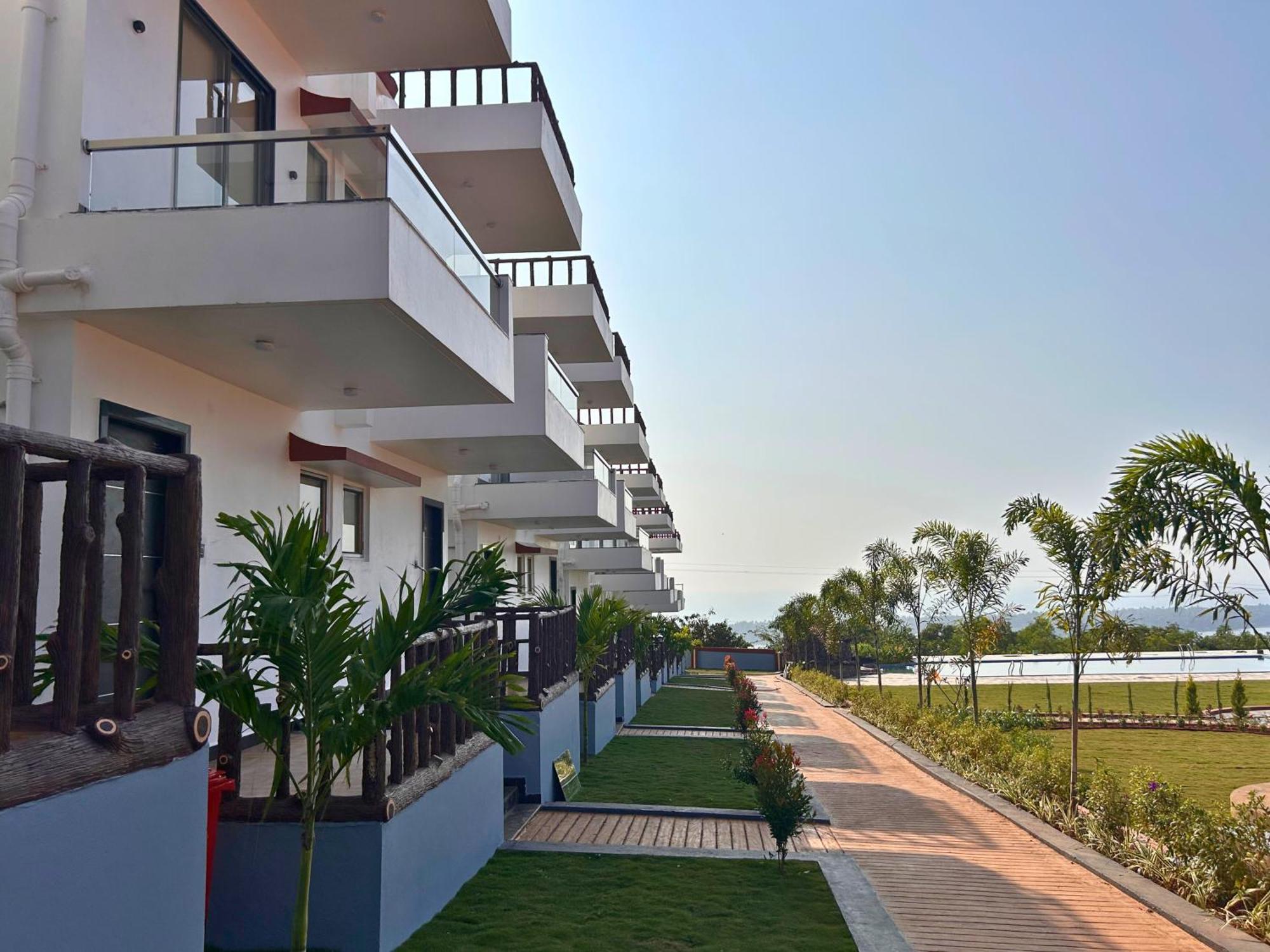 Baywatch Resort Bhogave Beach Vengurla Екстериор снимка